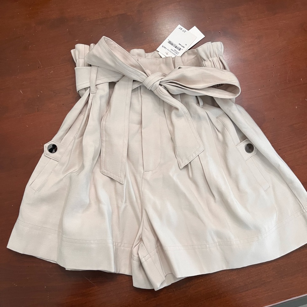 High waist paper bag shorts size M NWT